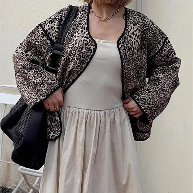 Ladies' puffer jacket with leopard print and practical pockets Lune London