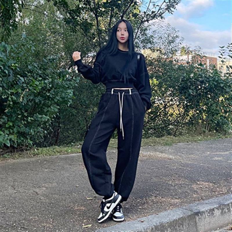 Women’s sporty loungewear set with casual hoodie and comfortable pants Chic & Stil