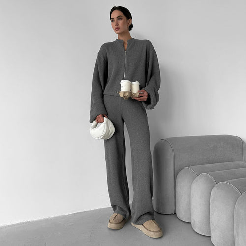Fashionable and comfortable knitted set for women with a loose fit Lune London
