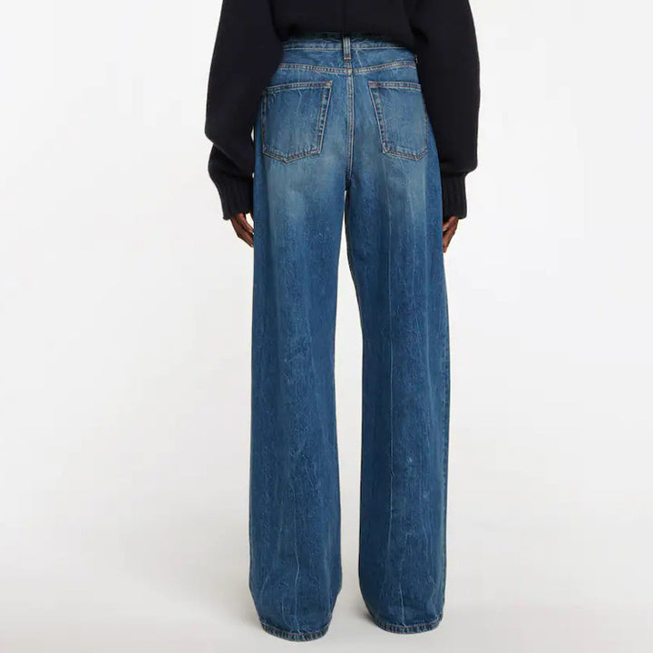 Loose jeans for women in a relaxed retro style Lune London