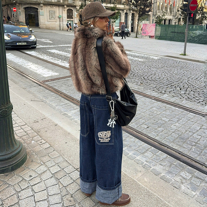 Cropped faux fur jacket for women with a modern style Lune London
