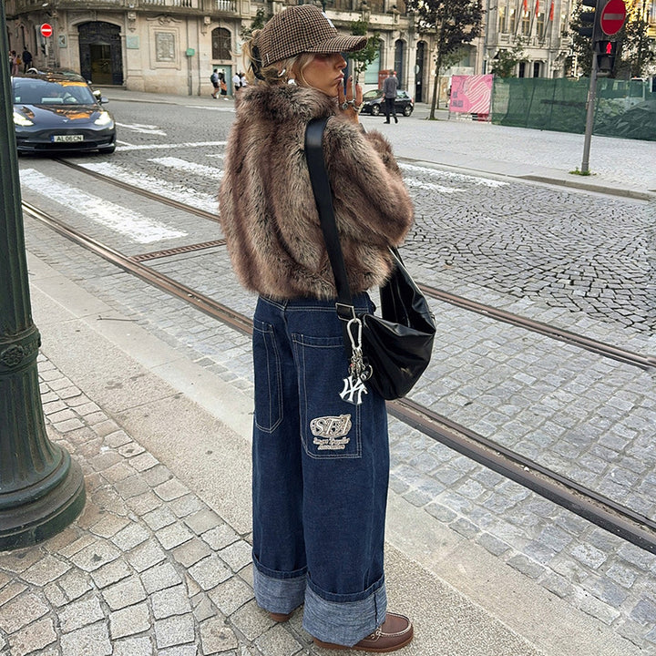 Cropped faux fur jacket for women with a modern style Lune London