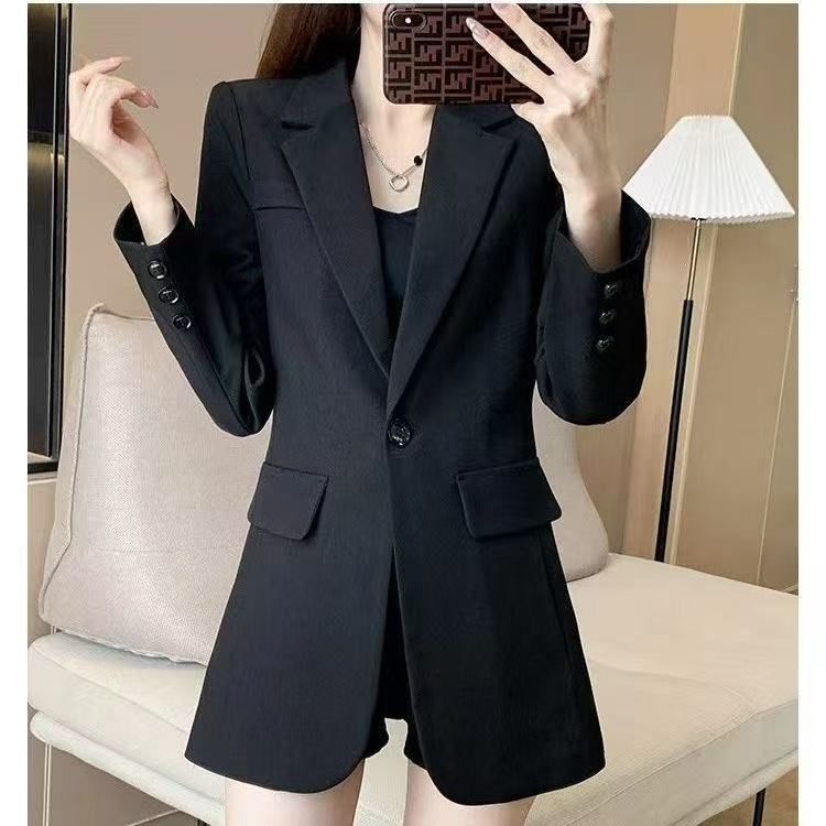 Blazer élégant et polyvalent pour femmes Chic & Stil