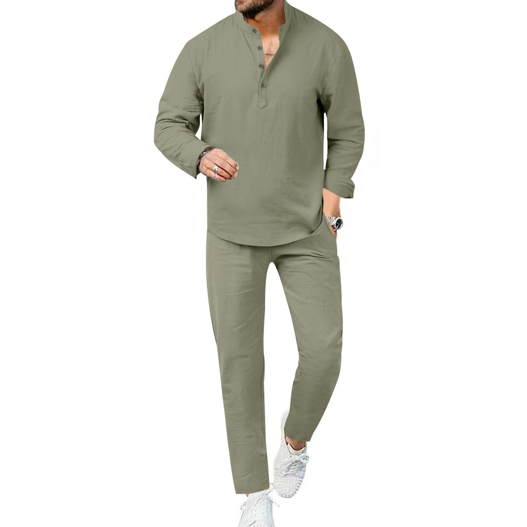 Modern leisure suit for men with an innovative boutonnière design and breathable features Lune London