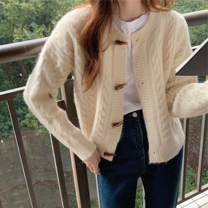Cardigan pour femmes avec motif en maille torsadée et détails de boutons élégants Chic & Stil