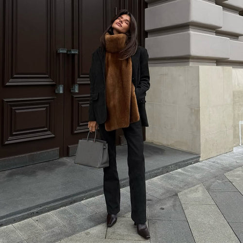 Faux fur scarf for women with practical wrapping technique Lune London