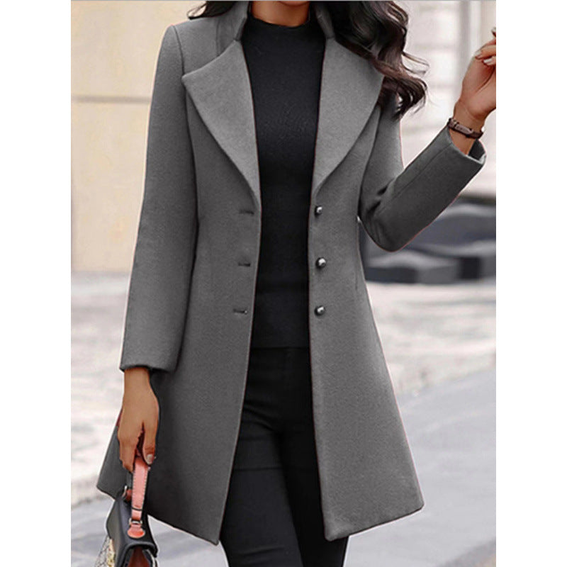 Elegant wool coat for women with a structured cut and a double-button design.