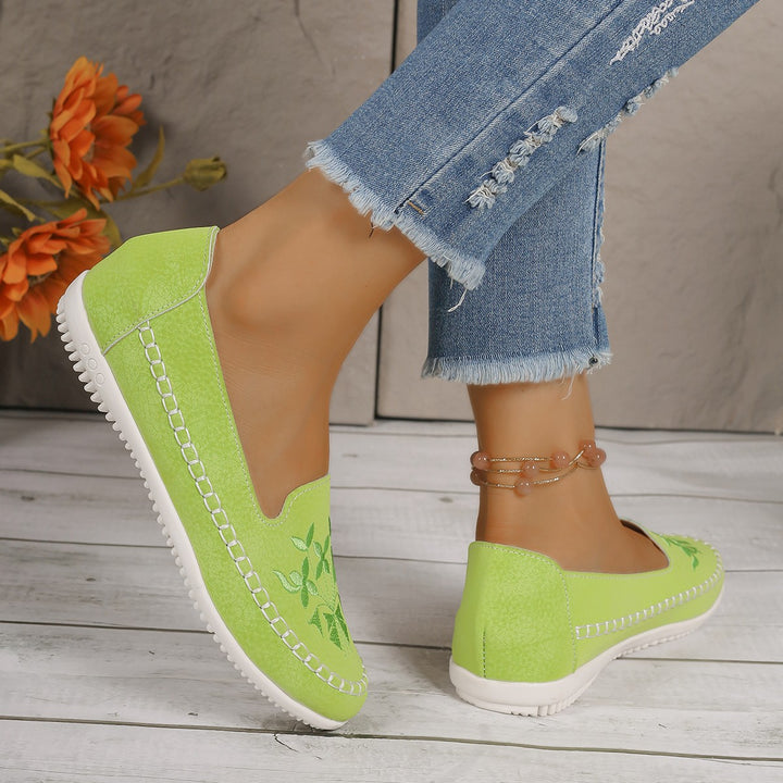 LADIES Moccasins with embroidered floral design and non-slip sole Lune London