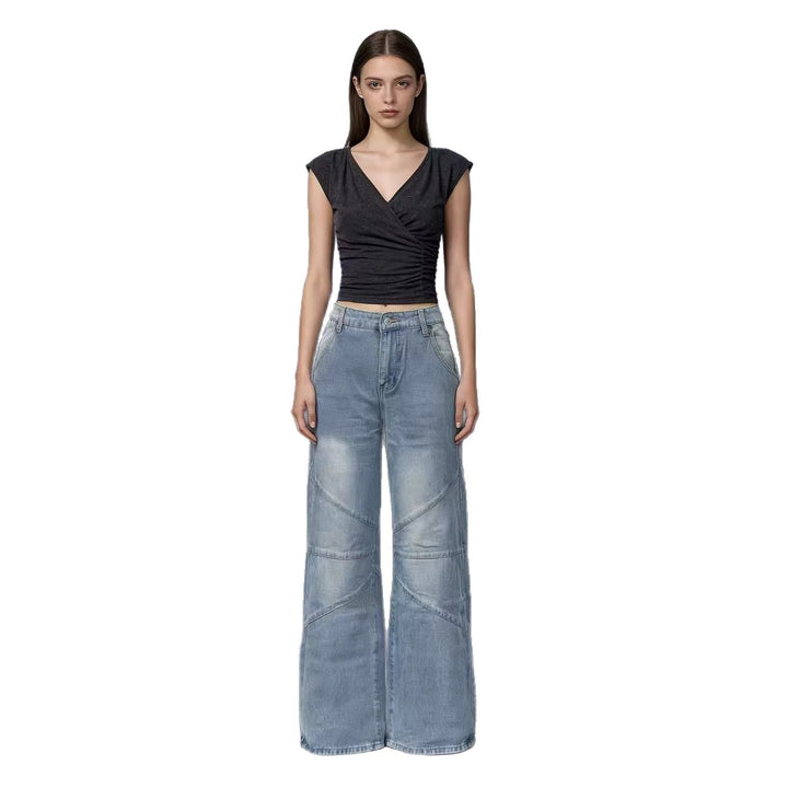 Women's loose-fitting jeans with unique seam details Lune London