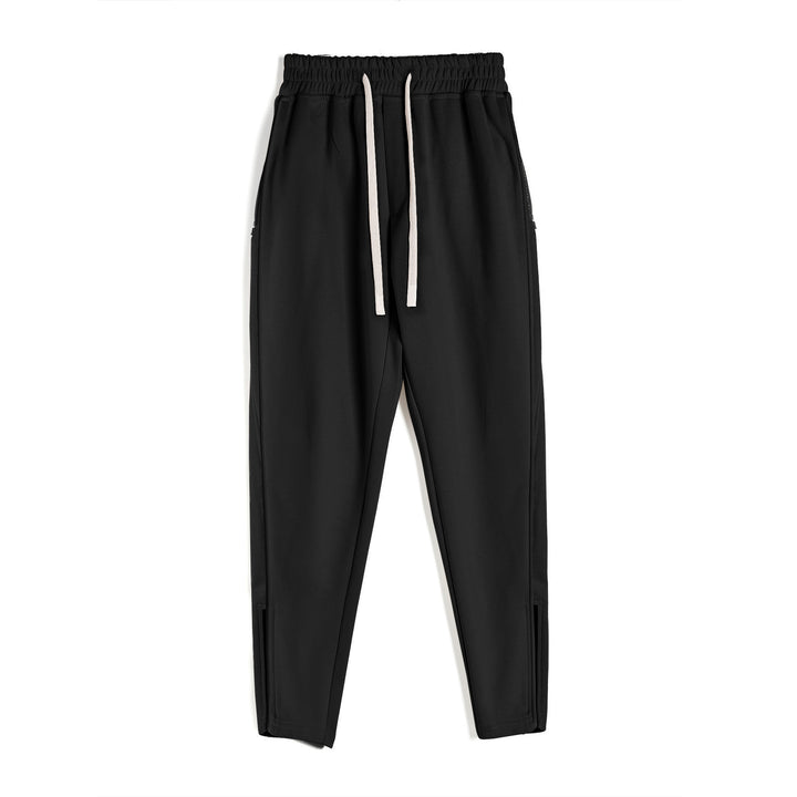 Sporty jogging pants for men with elastic waistband and side zip pockets Lune London