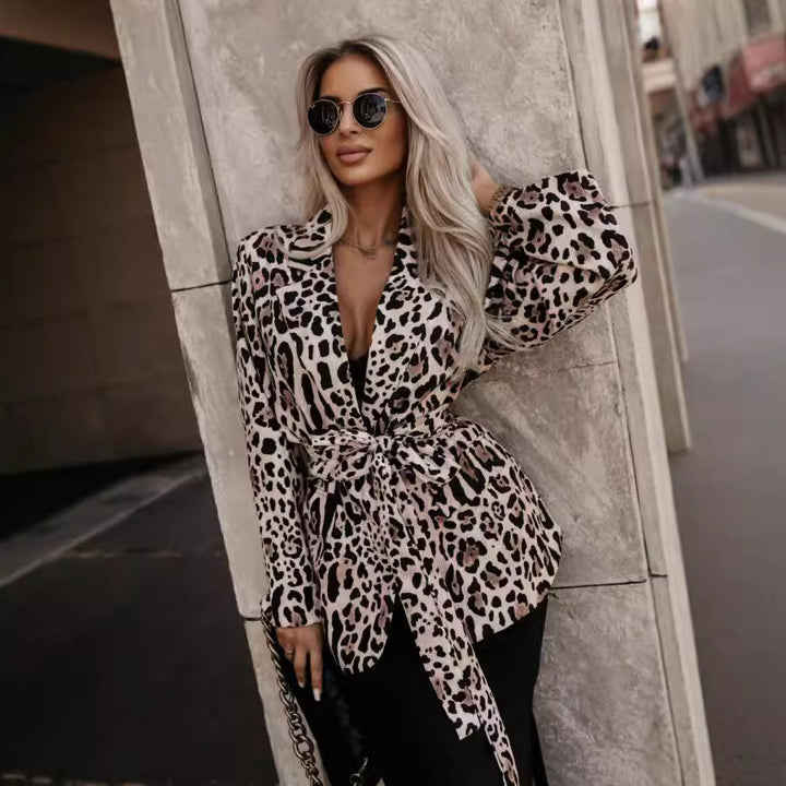 Women's blazer jacket with an elegant leopard pattern and an adjustable belt Lune London