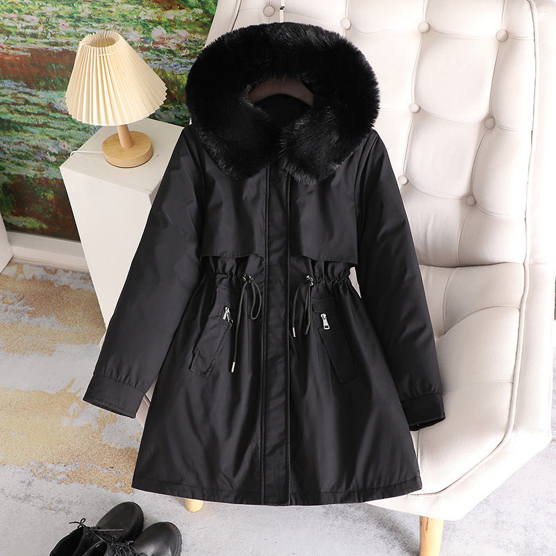 Fashionable women's winter coat with removable faux fur collar and practical pockets Lune London