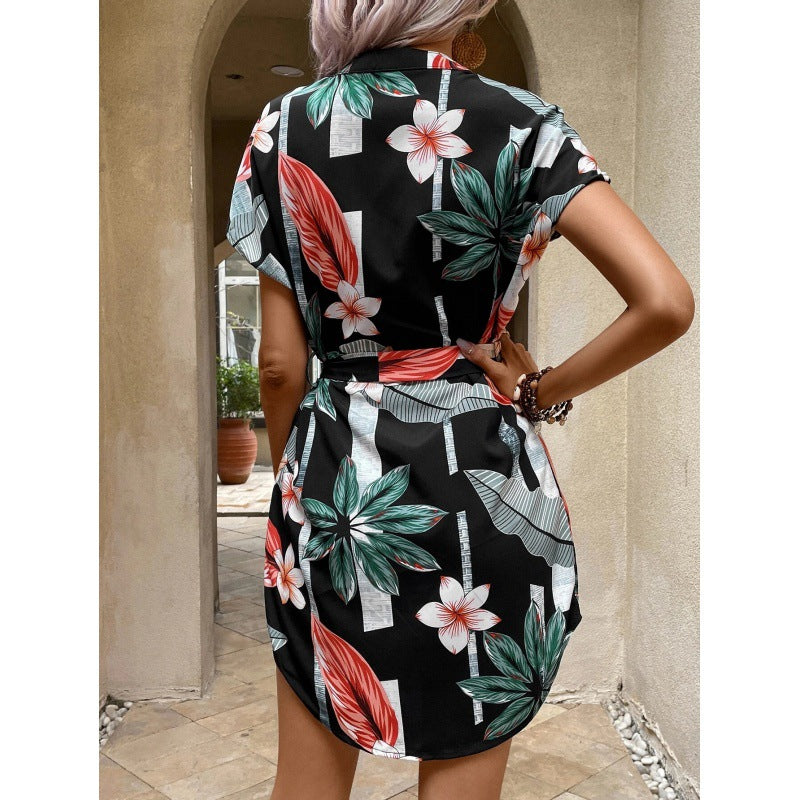 Robe portefeuille femme avec motif floral tendance et ceinture élégante à la taille Chic & Stil