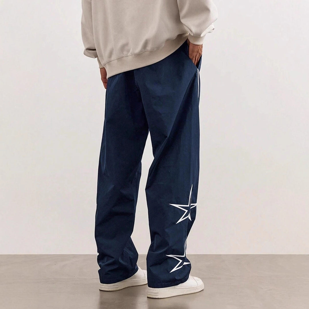 Comfortable leisure pants for men with contrasting stripes on the sides Lune London
