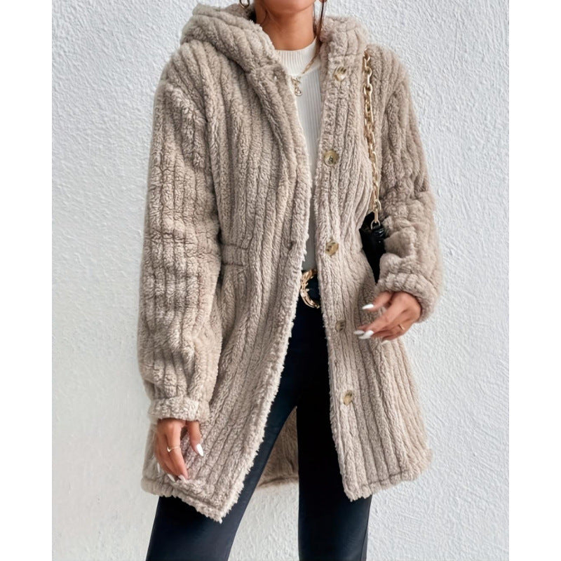 Ladies Cozy Knit Blanket with Long Sleeves and Loose Fit Lune London