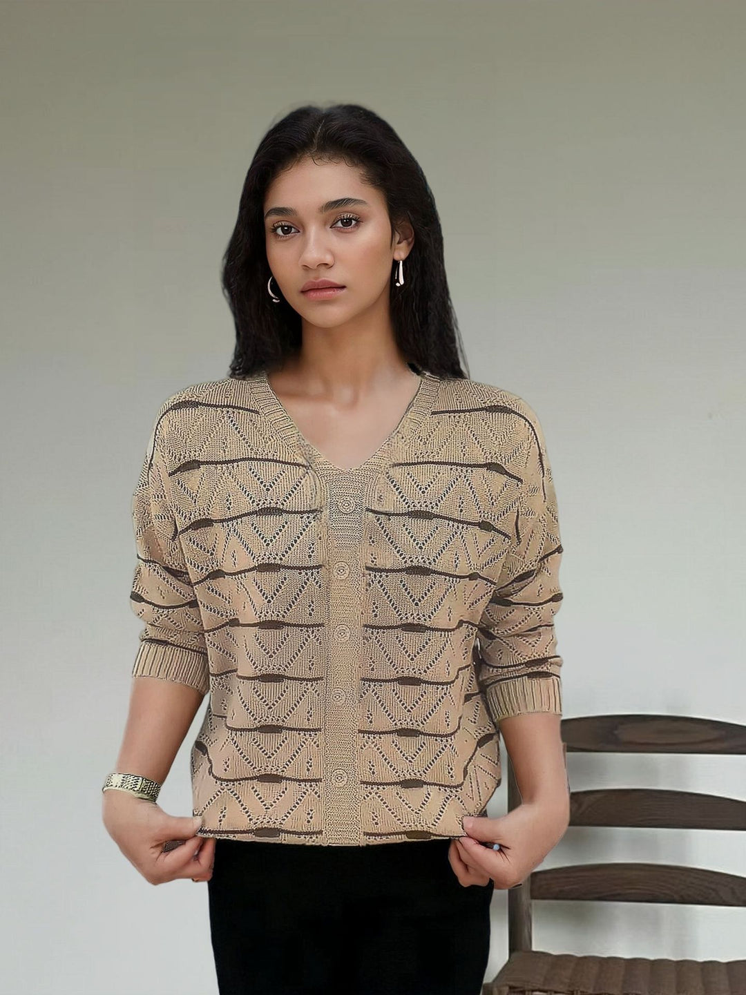Knit jacket for women with an elegant V-neck and a fine Lune London pattern