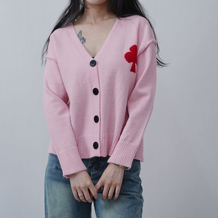 Cardigan pour femmes avec broderie en forme de cœur et matériau doux Chic & Stil