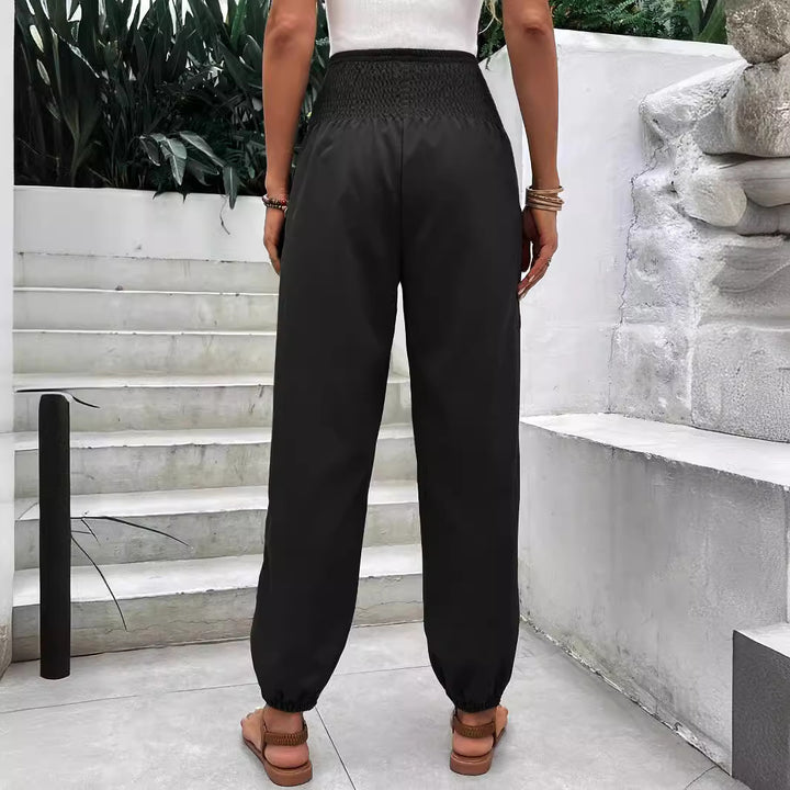 High-waisted leisure trousers for women with elastic waist and practical side pockets Chic and Style