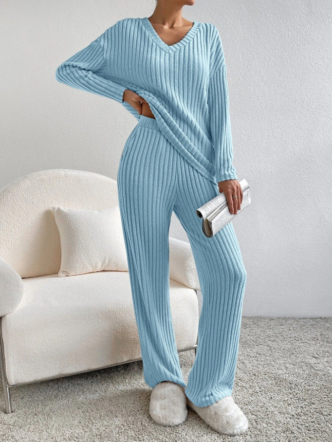 Casual sweat suit for women with V-neck and loose fit Lune London