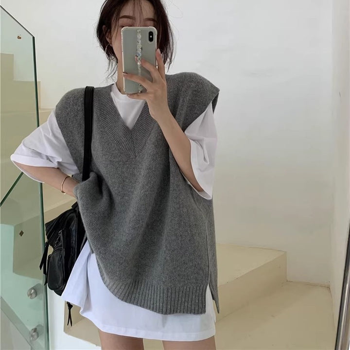 Gilet en tricot pour femmes avec décolleté en V et coupe ample Chic & Stil