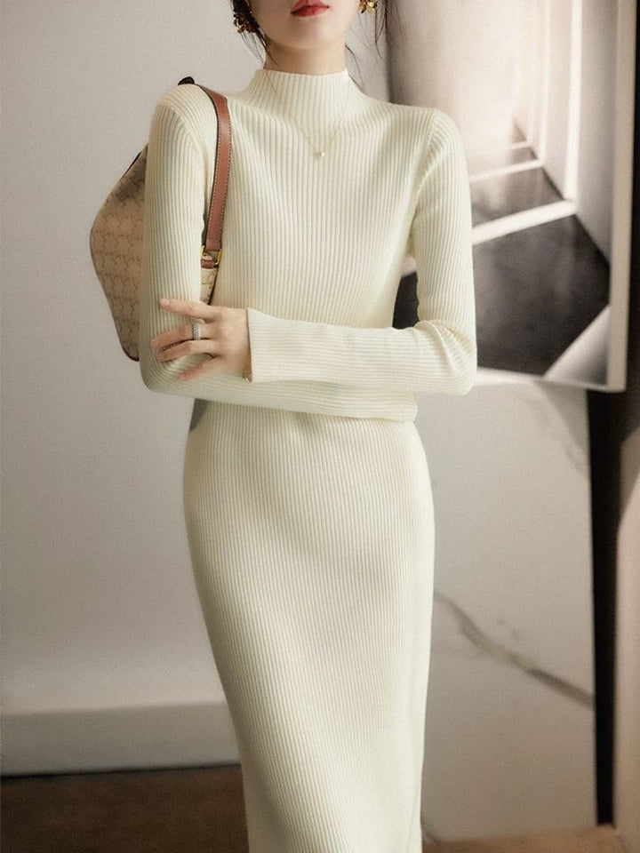 Robe tricotée élégante pour femmes avec col montant et motif à côtes fines