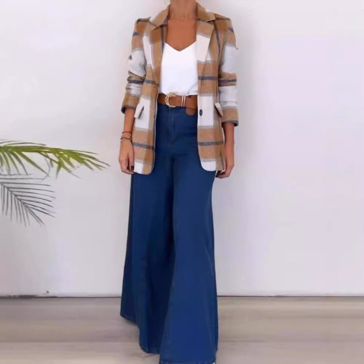 Plaid jacket for women with an elegant cut and casual details Lune London