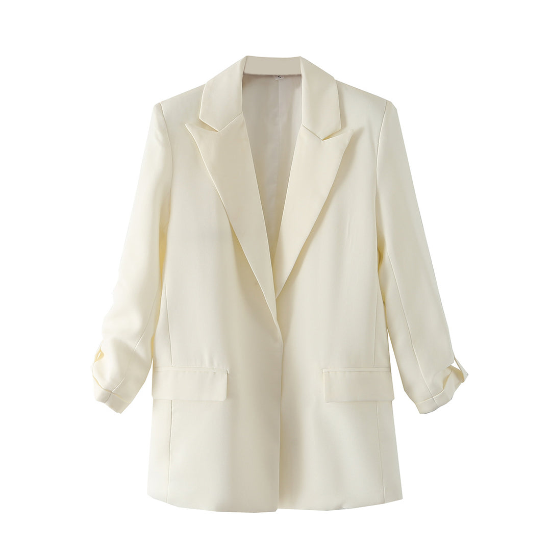 Elegant blazer jacket for women with modern cut and structured fabric Lune London