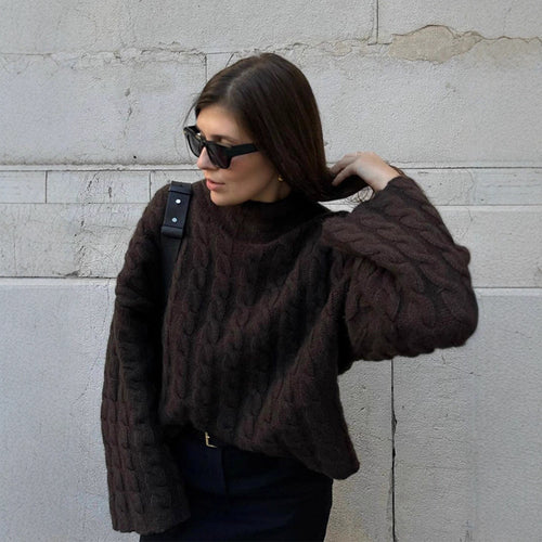 Trendy turtleneck sweater for ladies in textured knitted material Lune London
