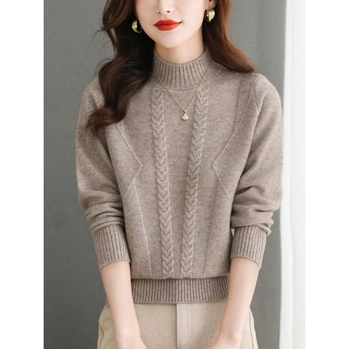 Pull femme en gros tricot avec un élégant motif torsadé et un col haut Lune London