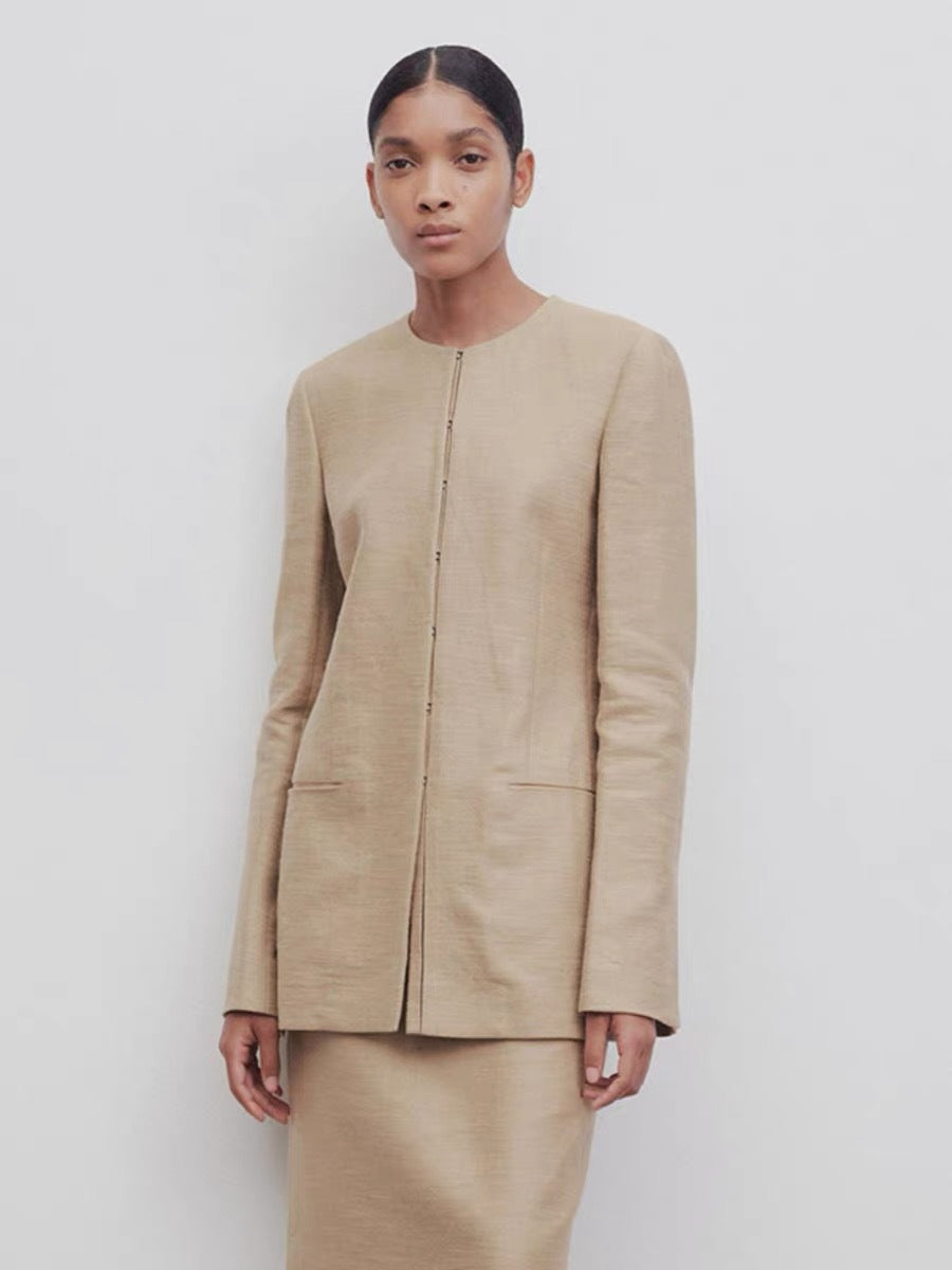 Blazer Élégant et Structuré pour Femmes avec Patte de Boutonnage Minimaliste Chic & Stil