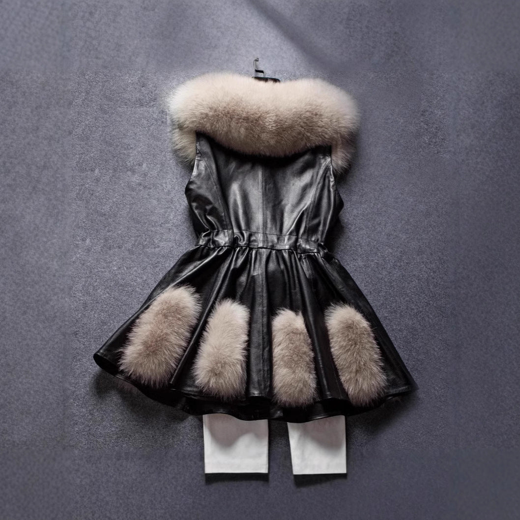 Ladies Elegant faux leather coat with faux fur accents and belt Lune London