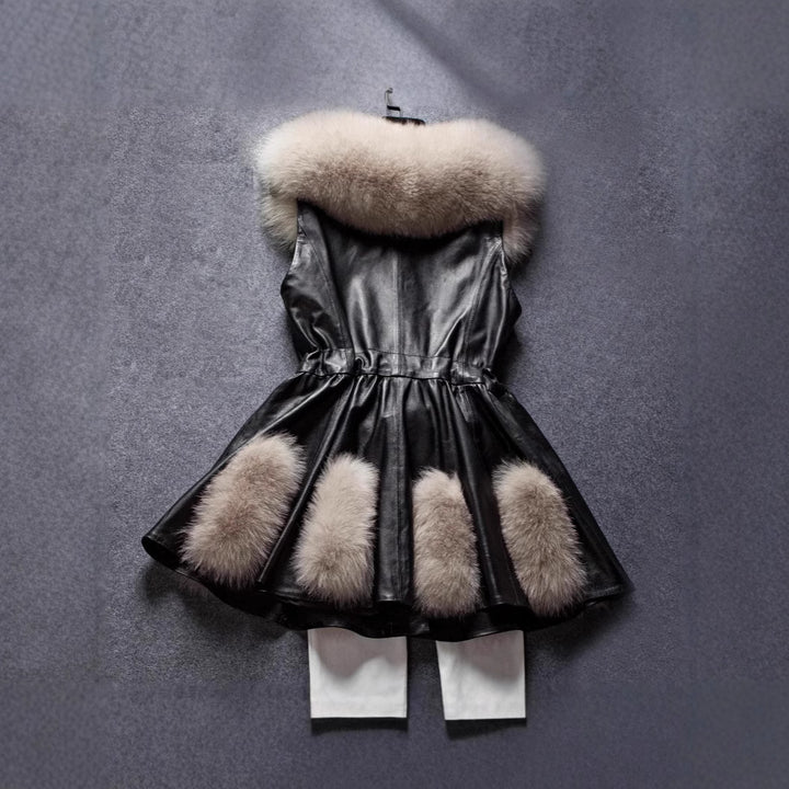 Ladies Elegant faux leather coat with faux fur accents and belt Lune London