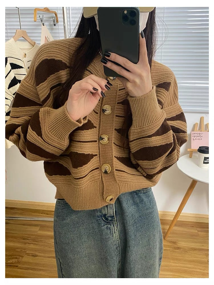 Blazer en tricot ample pour femmes avec motif grossier et fermeture à boutons Chic & Stil