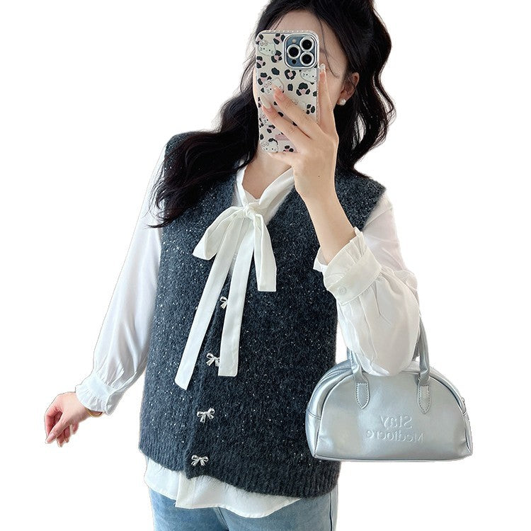 Gilet en tricot pour femmes avec accents scintillants et boutons décoratifs Chic & Stil