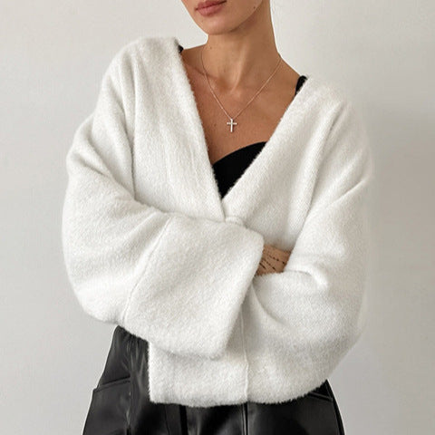 Lady fluffy cardigan with elegant V-neck and wide sleeves Lune London