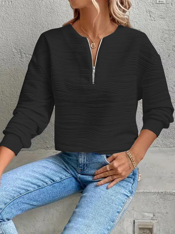 Modern sweatshirt for women with half zipper and textured design Lune London