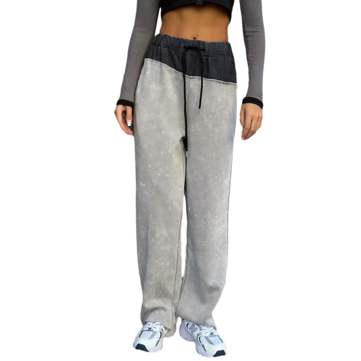 Comfortable lounge pants for women with an elastic waist and a trendy design Lune London