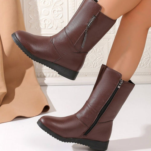 Trendy women's boots with elegant zipper and comfortable sole Lune London