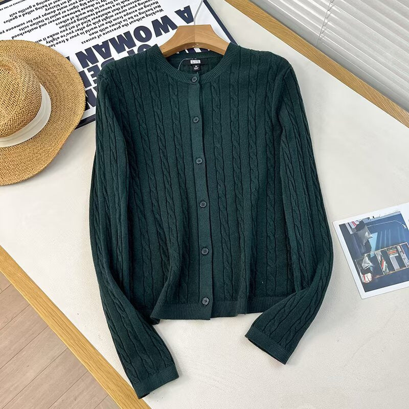 Cardigan femme avec motif en câble et patte de boutonnage Chic & Stil