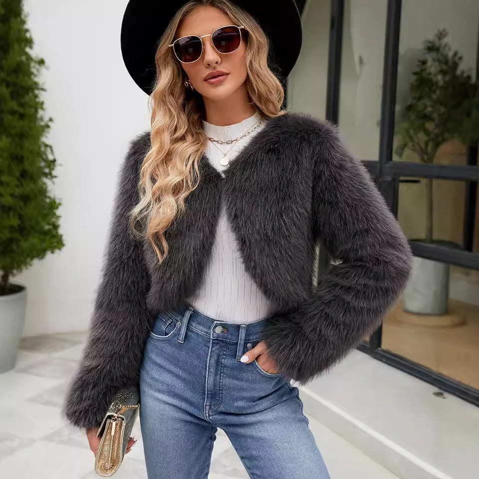 Ladies Elegant and Cozy Short Faux Fur Jacket Lune London