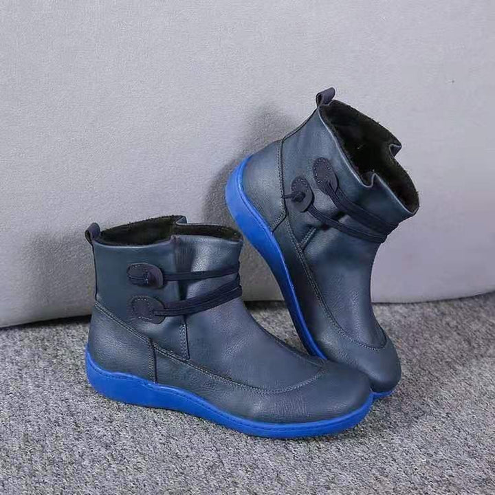 Trendy winter boots for women with practical lacing and a non-slip sole Lune London
