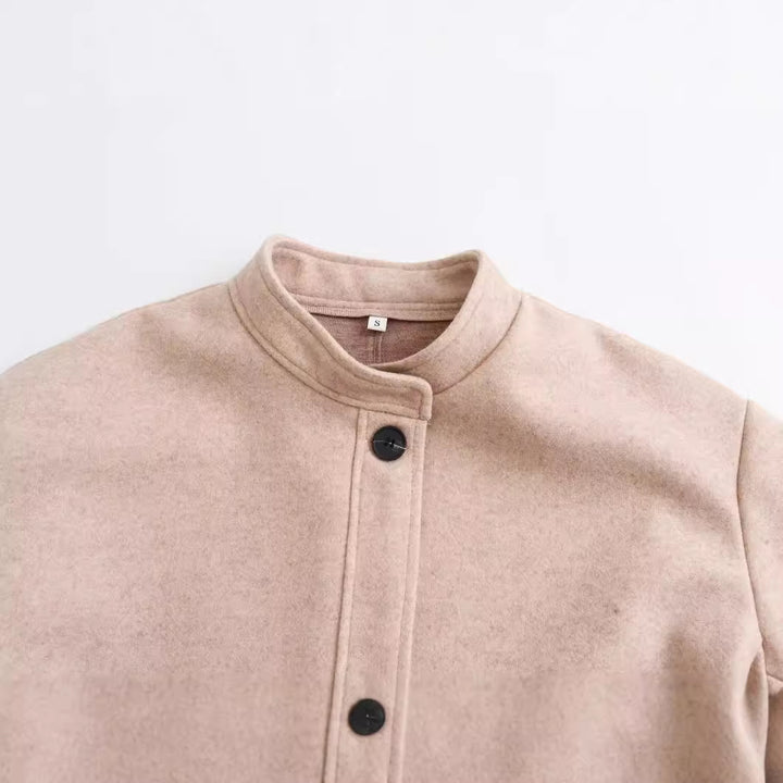 Veste de transition pour femmes au style oversized moderne avec des poches pratiques Chic & Stil