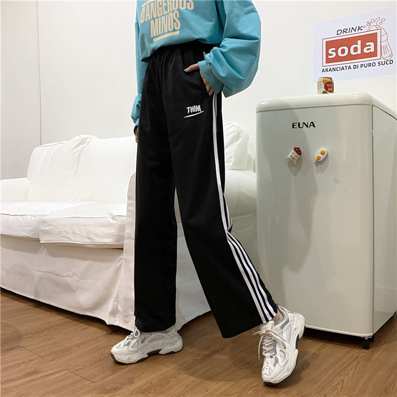 Pantalons décontractés sportifs pour femmes avec des rayures modernes Chic & Stil