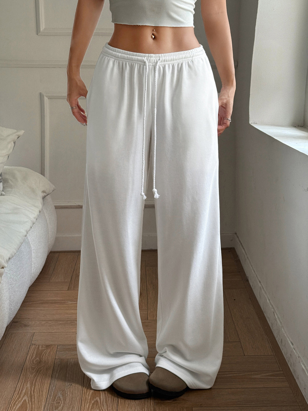 Pantalons Palazzo décontractés pour femmes avec taille élastique et poches latérales pratiques Chic & Stil