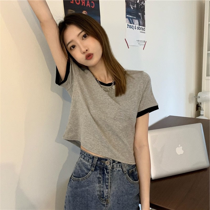 Women's Cropped T-Shirt with contrasting sleeves and modern cut