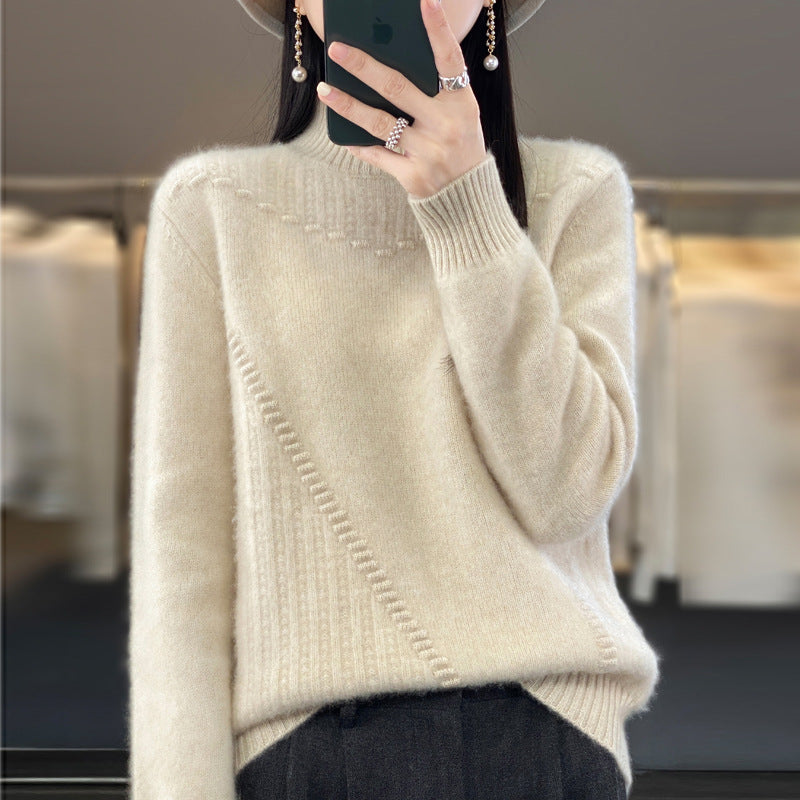 Ladies elegant and comfortable knitted sweater with unique design Chic und Style