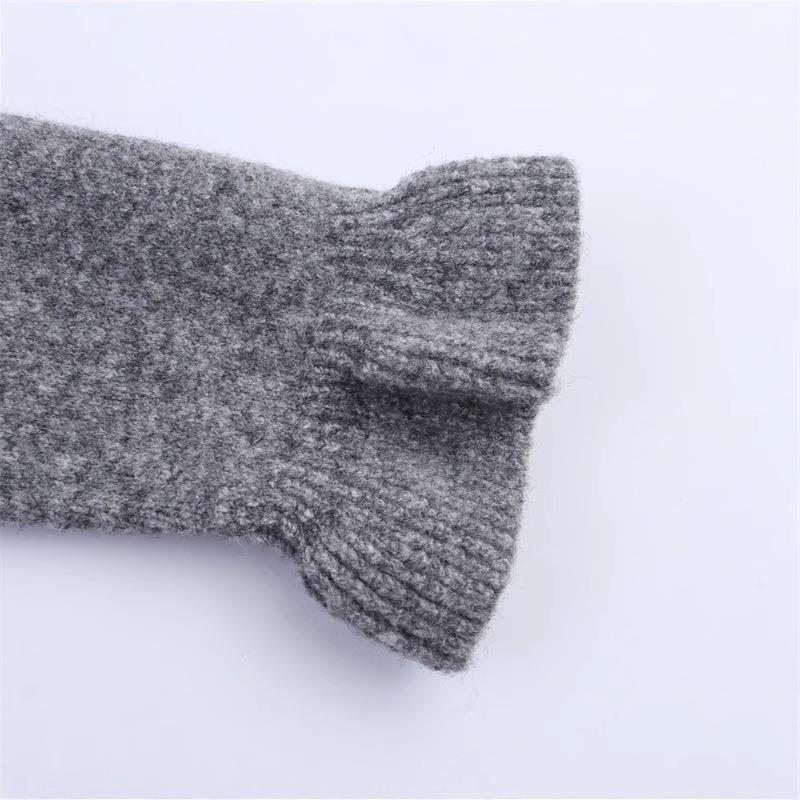 Knitted jacket for women with gathered finishes and a decorative collar Lune London