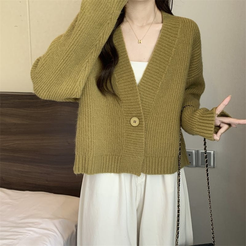 Cardigan féminin ample avec décolleté en V et grands boutons Chic & Stil