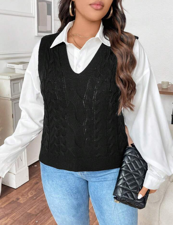 Knitted cardigan for women with traditional cable pattern Lune London
