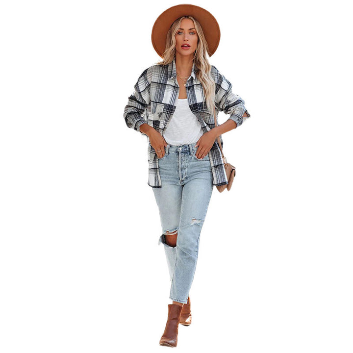Women’s checked shirt with practical pockets and casual cut Lune London